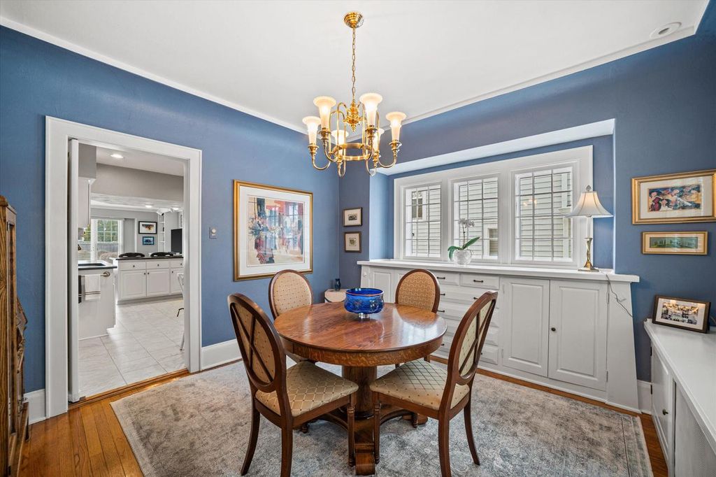 Photo of 4917 N Bartlett AVENUE, Whitefish Bay, WI 53217 (MLS # 1948635)