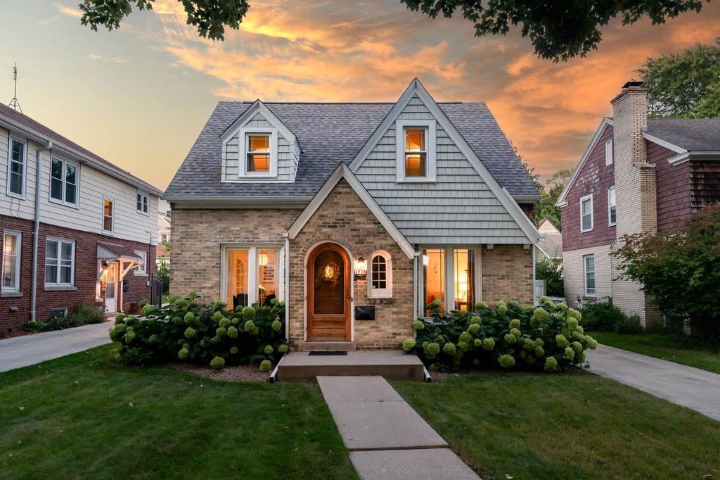 Photo of 2938 N 70th STREET, Milwaukee, WI 53210 (MLS # 1941497)