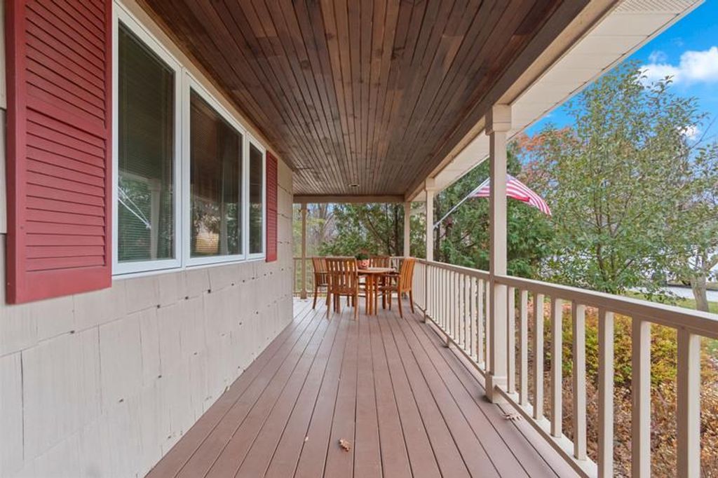 Photo of 1553 Rustic Ridge COURT, Green Bay, WI 54311 (MLS # 50318196)