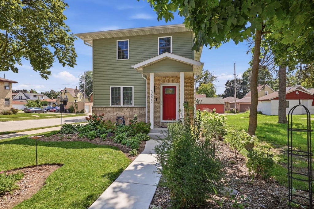 Photo of 3677 E Carpenter AVENUE, Cudahy, WI 53110 (MLS # 1980732)