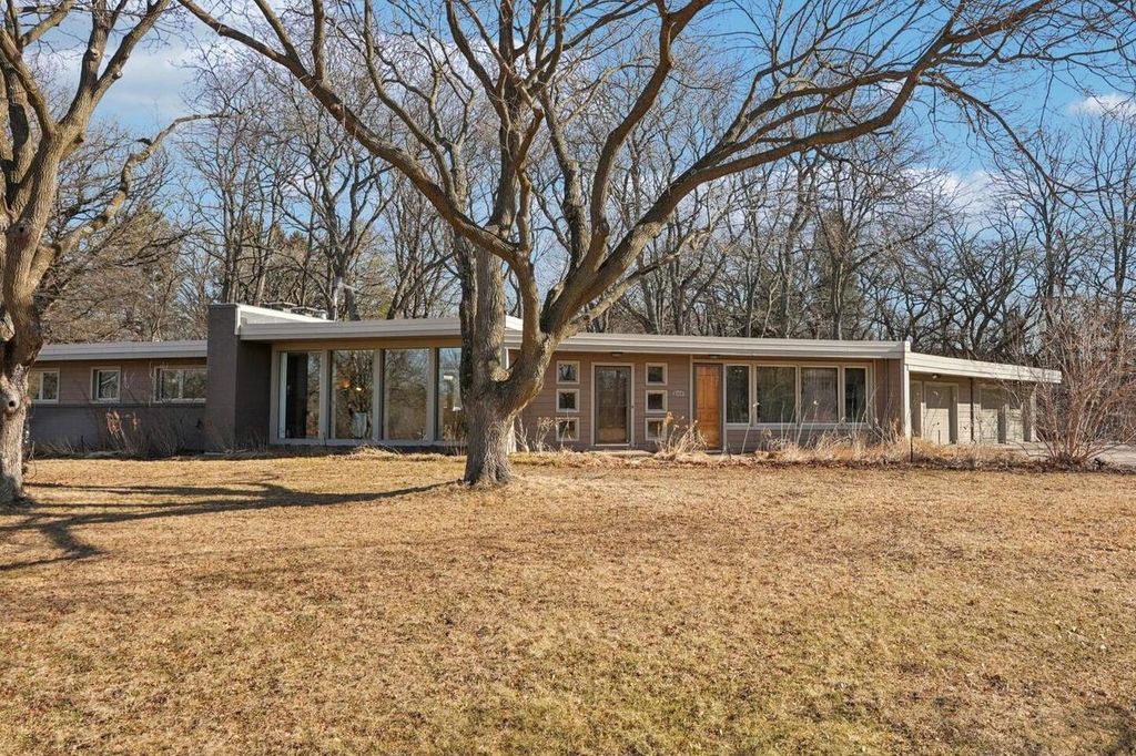 Photo of 1009 Spring Valley ROAD, Burlington, WI 53105 (MLS # 1951175)