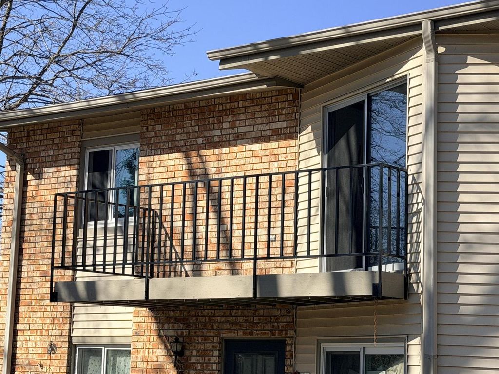 Photo of W168N11523 El Camino DRIVE, Germantown, WI 53022 (MLS # 1953144)