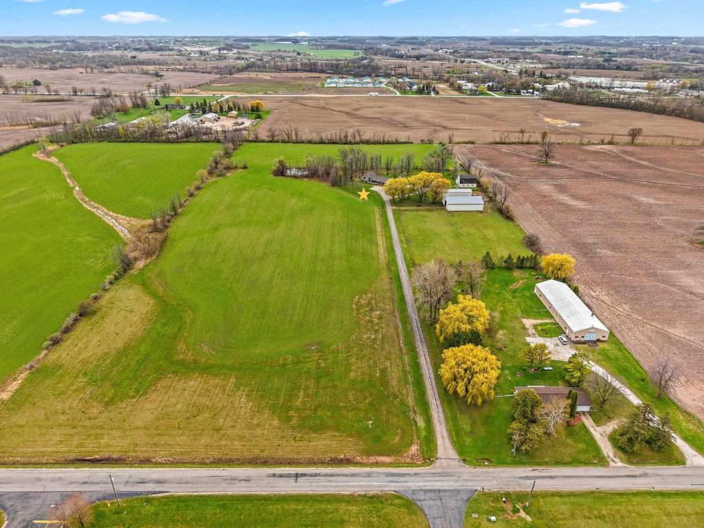 Photo of 3434 Willow ROAD, Green Bay, WI 54311 (MLS # 50324730)