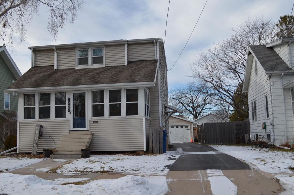 Photo of 1237 Western STREET, Oshkosh, WI 54901 (MLS # 50319902)