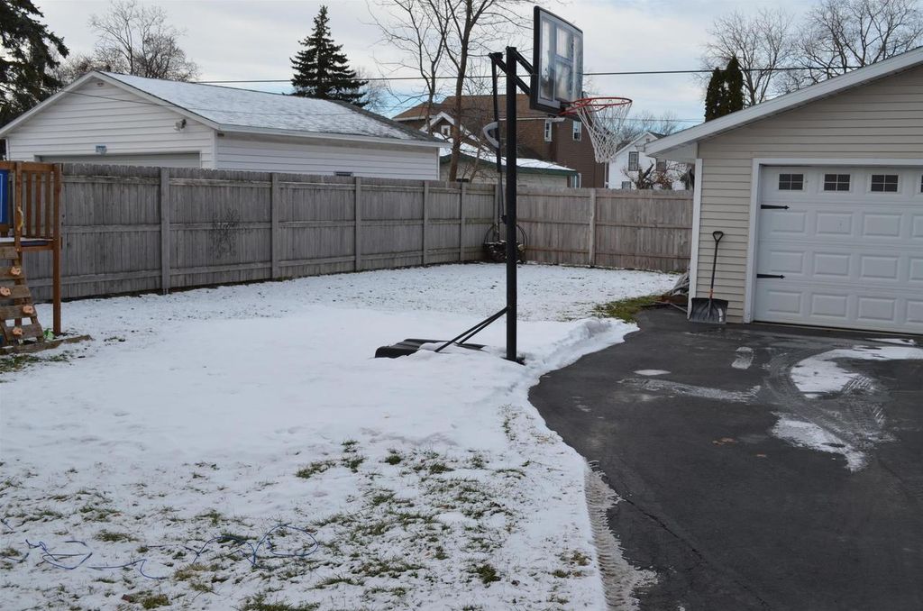 Photo of 1237 Western STREET, Oshkosh, WI 54901 (MLS # 50319902)