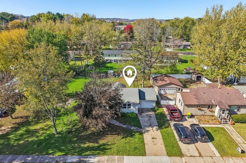 Photo of 544 Ellinwood AVENUE, Reedsburg, WI 53959 (MLS # 2035082)