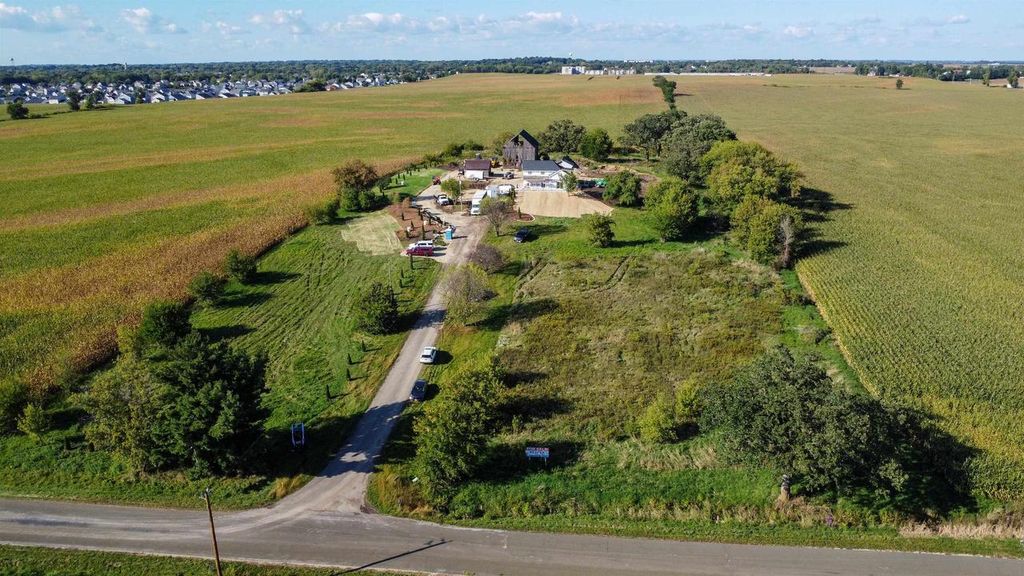 Photo of 2430 Bailey ROAD, Sun Prairie, WI 53590 (MLS # 2015829)