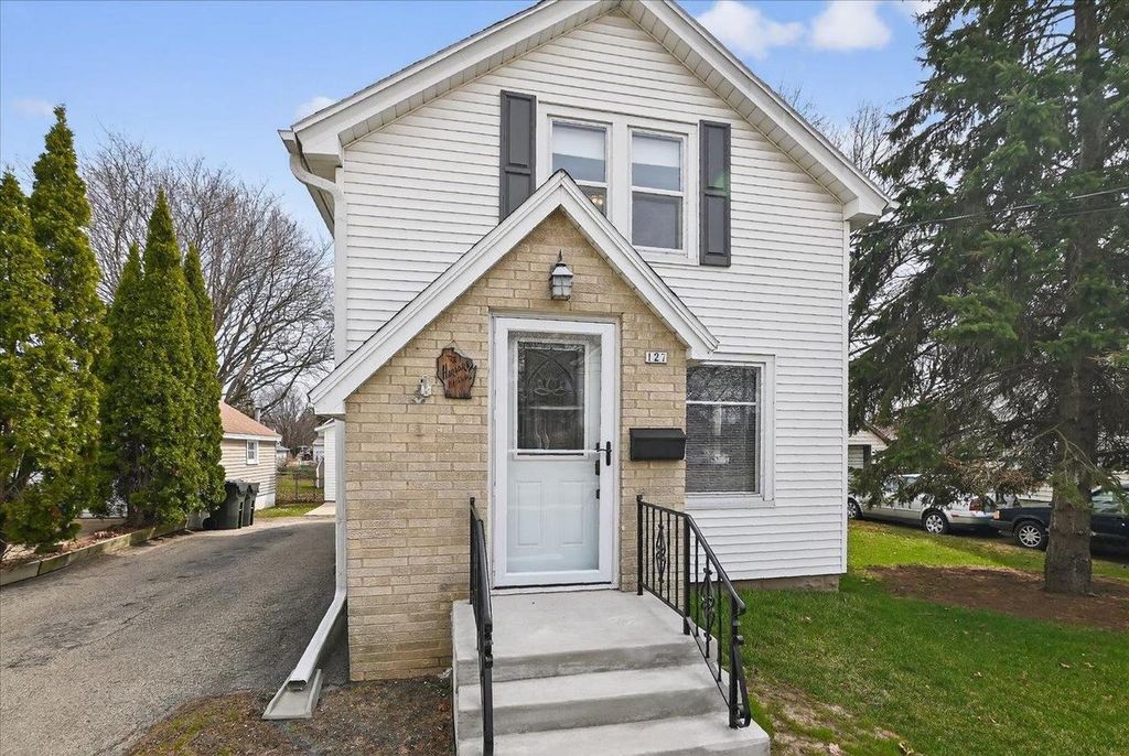 Photo of 127 Union STREET, Sun Prairie, WI 53590 (MLS # 2020658)