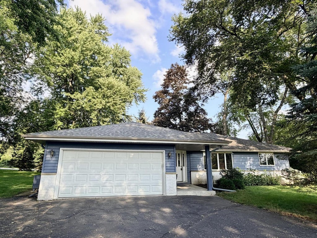 Photo of 1326 Orchard TERRACE, Oconomowoc, WI 53066 (MLS # 1975967)
