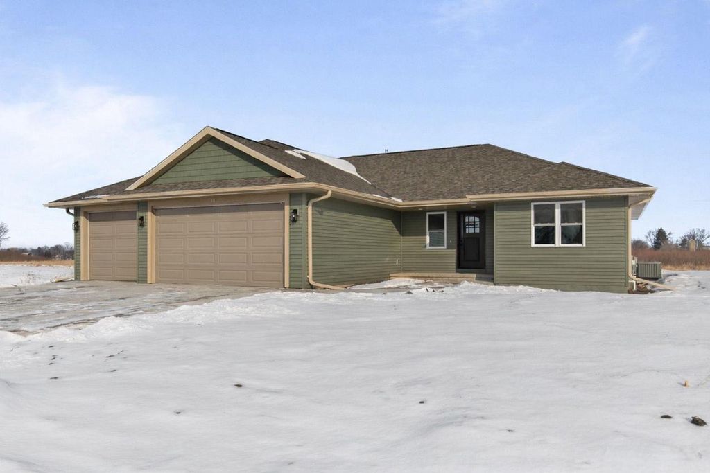 Photo of 378 Pauls PLACE, Oshkosh, WI 54904 (MLS # 50322851)
