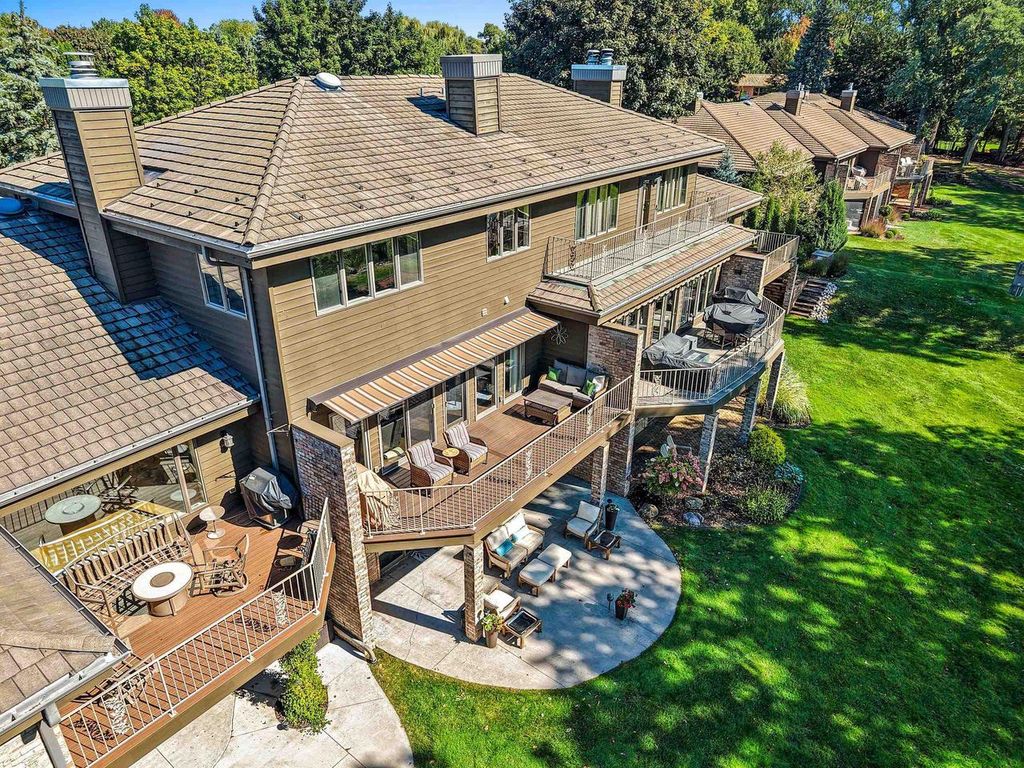 Photo of 2755 Fox Run, Appleton, WI 54914 (MLS # 50315748)