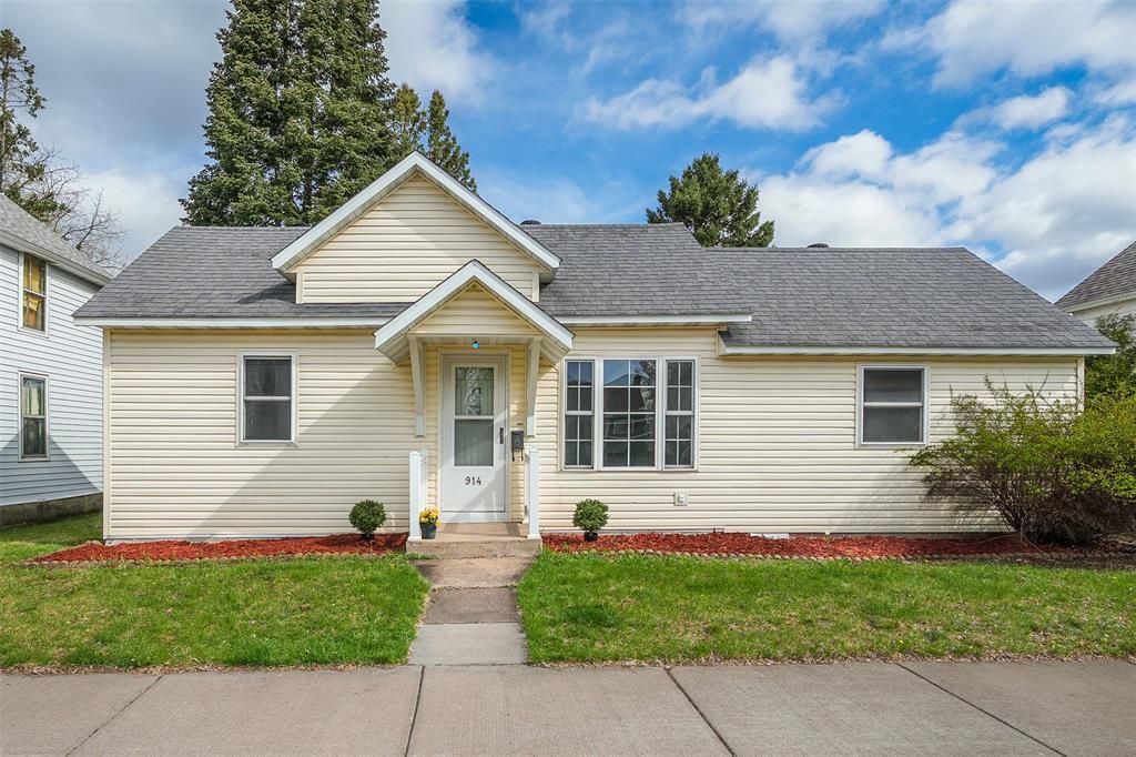 Photo of 914 Water STREET, Chippewa Falls, WI 54729 (MLS # 1600408)