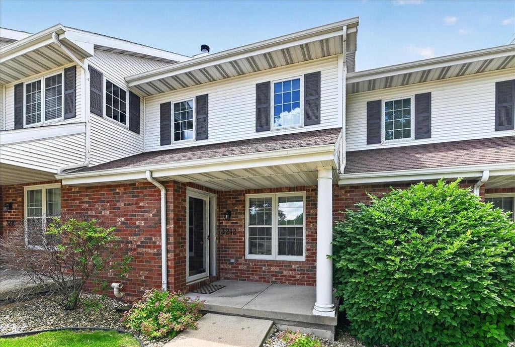 Photo of 3212 Dorchester WAY, Madison, WI 53719 (MLS # 2026337)