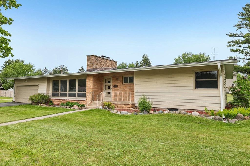 Photo of 723 Bauer STREET, Wisconsin Dells, WI 53965 (MLS # 2024030)