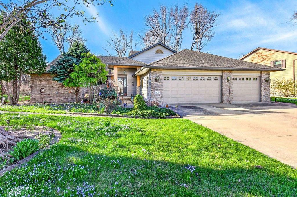 Photo of 1305 Orchard COURT, Neenah, WI 54956 (MLS # 50322993)