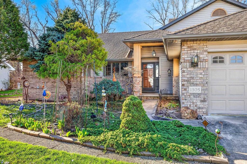 Photo of 1305 Orchard COURT, Neenah, WI 54956 (MLS # 50322993)