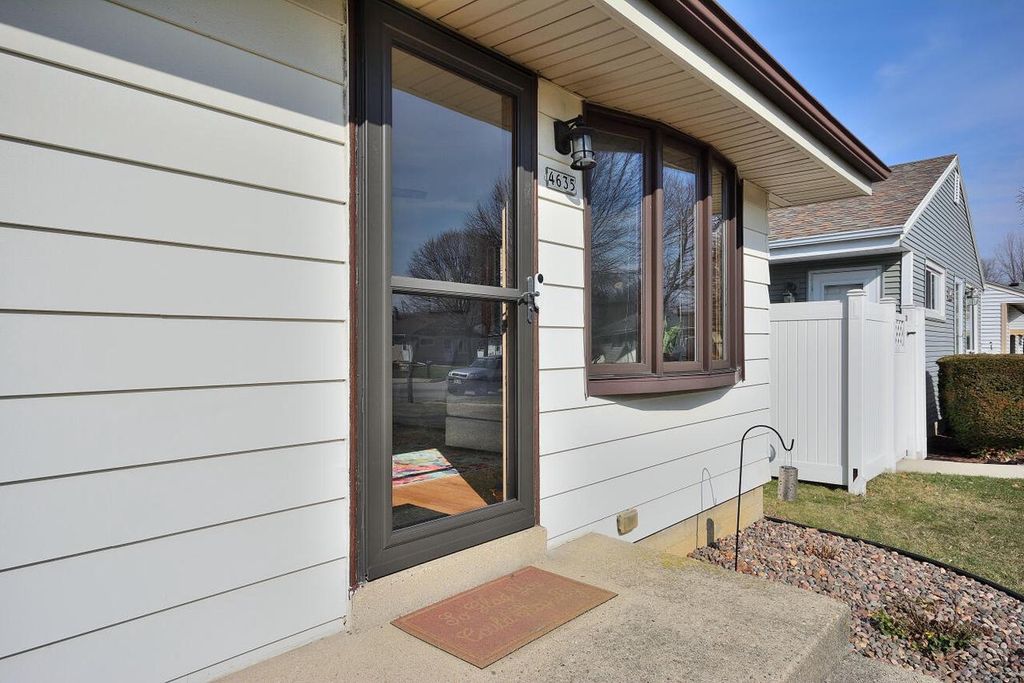 Photo of 4635 S 50 STREET, Greenfield, WI 53220 (MLS # 1955378)