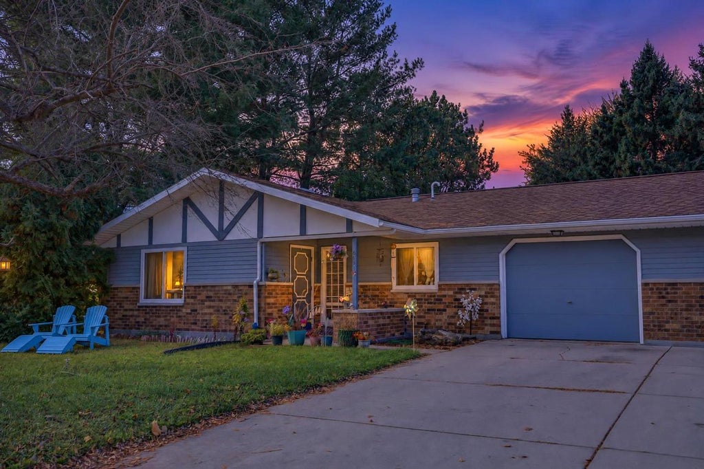 Photo of 605 Meadow TRACE, Deerfield, WI 53531 (MLS # 2035655)