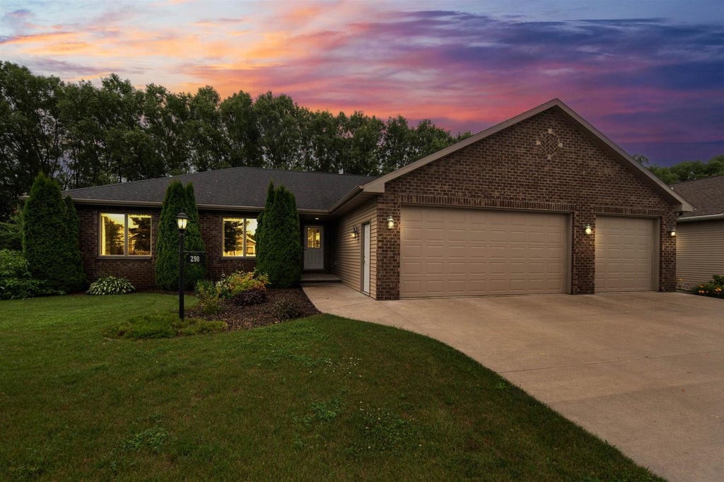 Photo of 290 Royal St Pats DRIVE, Wrightstown, WI 54180 (MLS # 50330195)