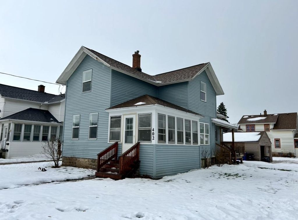 Photo of 402 W 14th AVENUE, Oshkosh, WI 54902 (MLS # 50320296)
