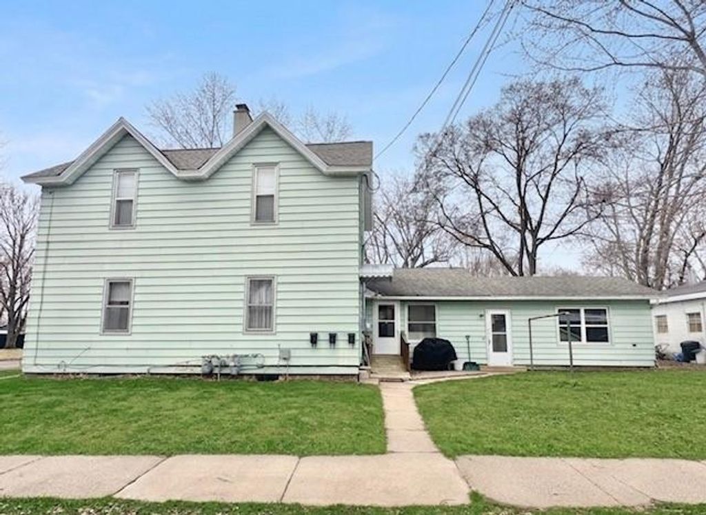 Photo of 404 Olive STREET #3, Chippewa Falls, WI 54729 (MLS # 1600870)