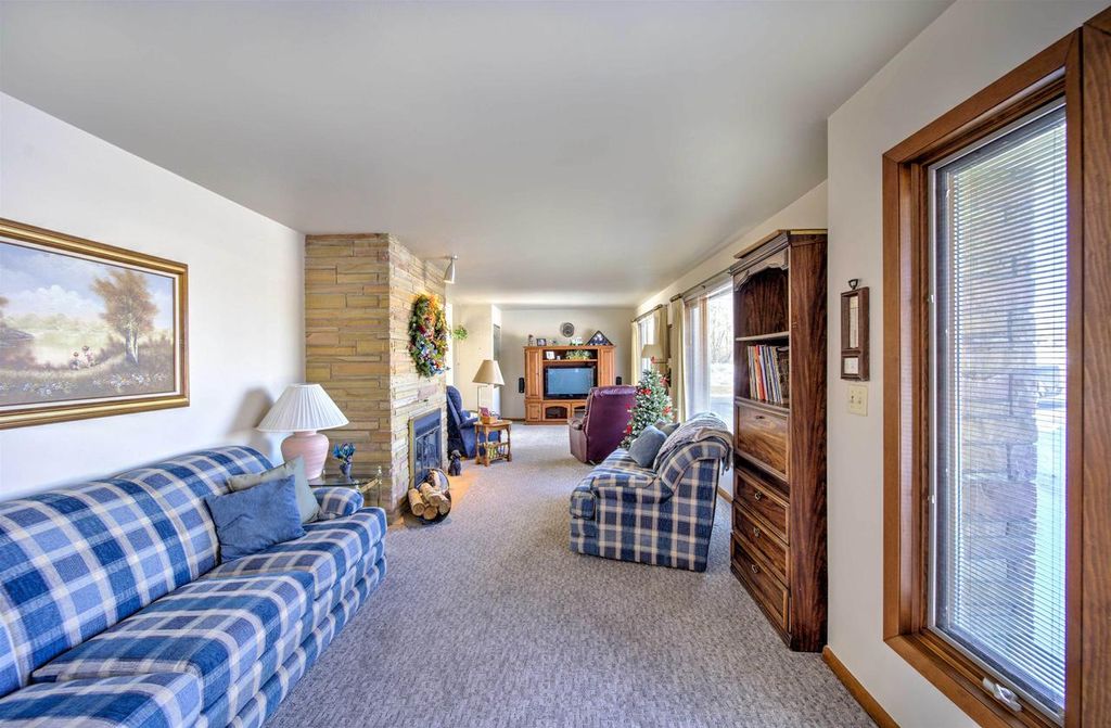 Photo of E9481 W Beckert ROAD, New London, WI 54961 (MLS # 50321289)