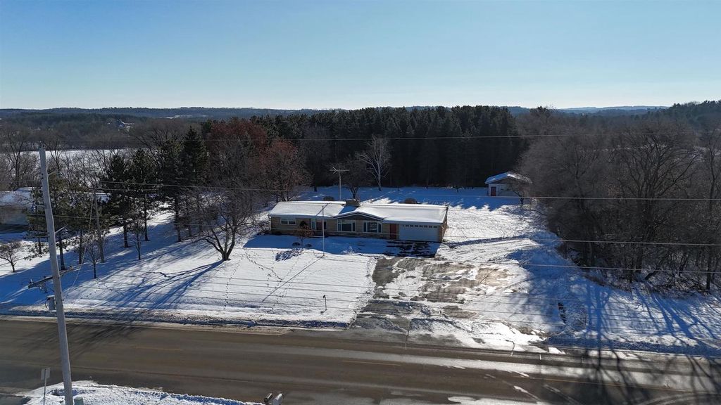 Photo of E9481 W Beckert ROAD, New London, WI 54961 (MLS # 50321289)
