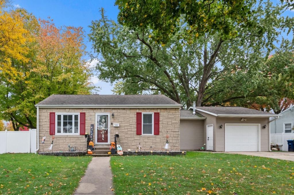 Photo of 1203 Spence STREET, Green Bay, WI 54304 (MLS # 50317253)