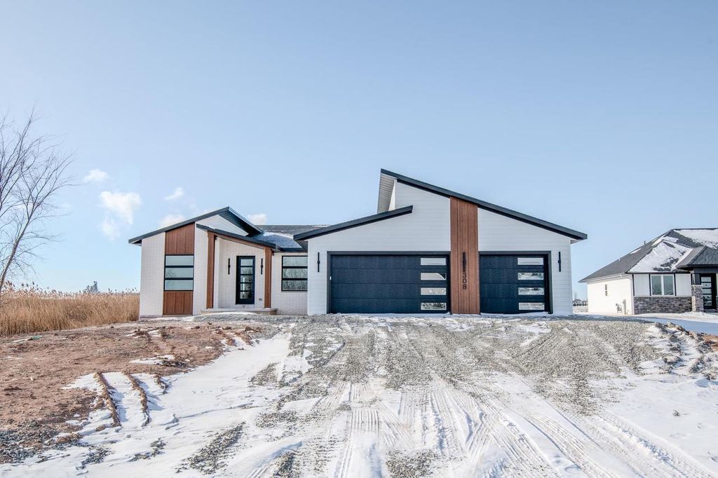 Photo of 308 Kerrigan DRIVE, Wrightstown, WI 54180 (MLS # 50322666)