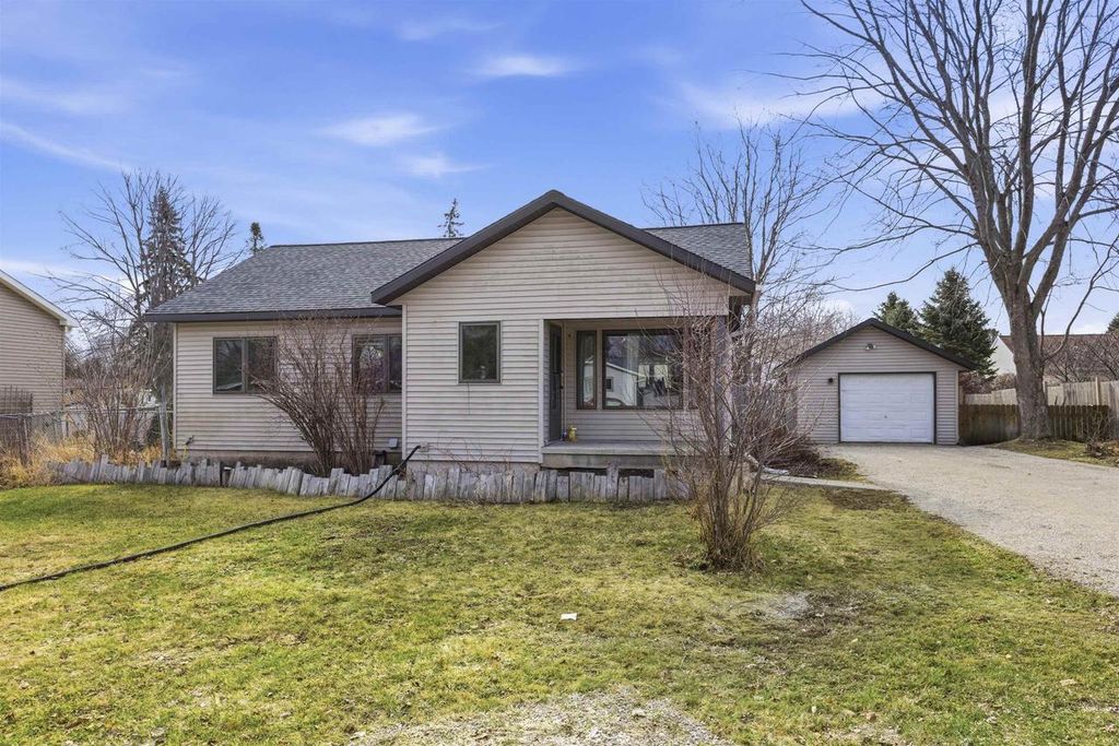 Photo of 735 E Fathom PLACE, Sturgeon Bay, WI 54235 (MLS # 50322117)