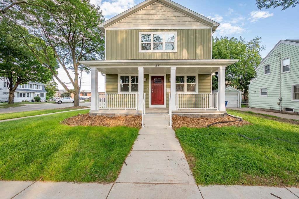 Photo of 158 N Maple AVENUE, Green Bay, WI 54303 (MLS # 50331385)