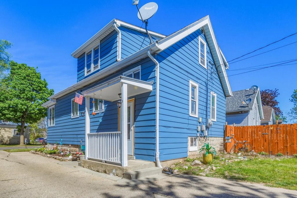 Photo of 4916 N 56th STREET, Milwaukee, WI 53218 (MLS # 1962837)