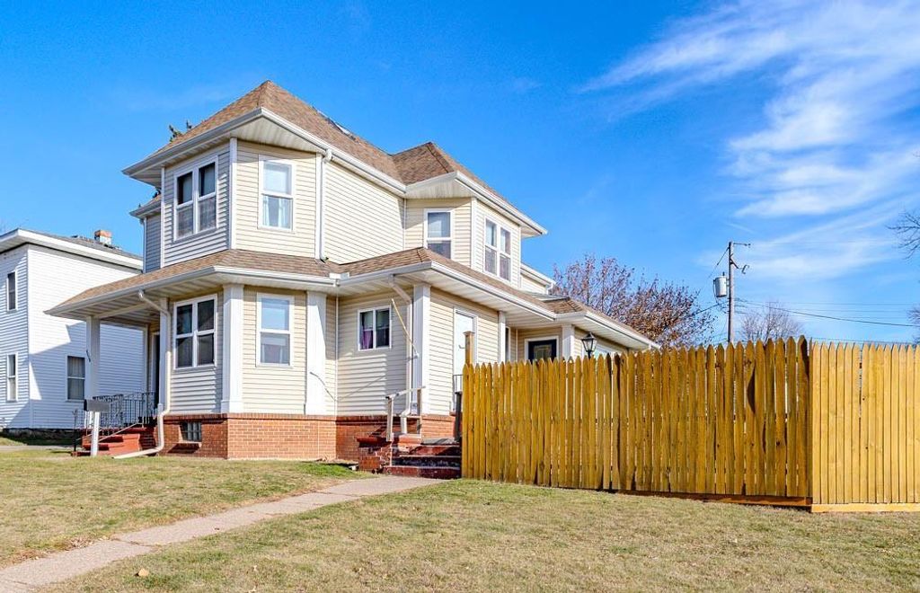 Photo of 407 N State STREET, Merrill, WI 54452 (MLS # 22505473)