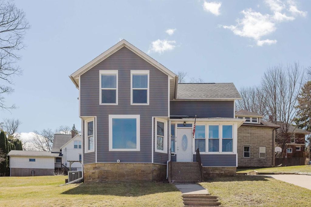 Photo of 318 Maiden STREET, Mineral Point, WI 53565 (MLS # 2019485)