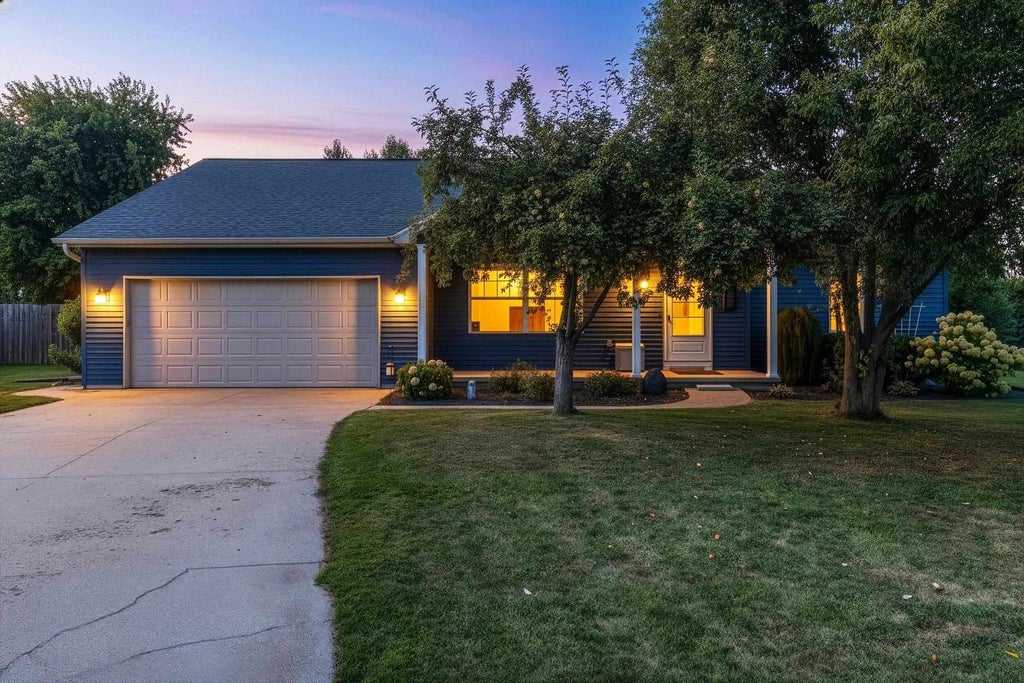 Photo of N1747 Hot Springs COURT, Greenville, WI 54942 (MLS # 50331816)