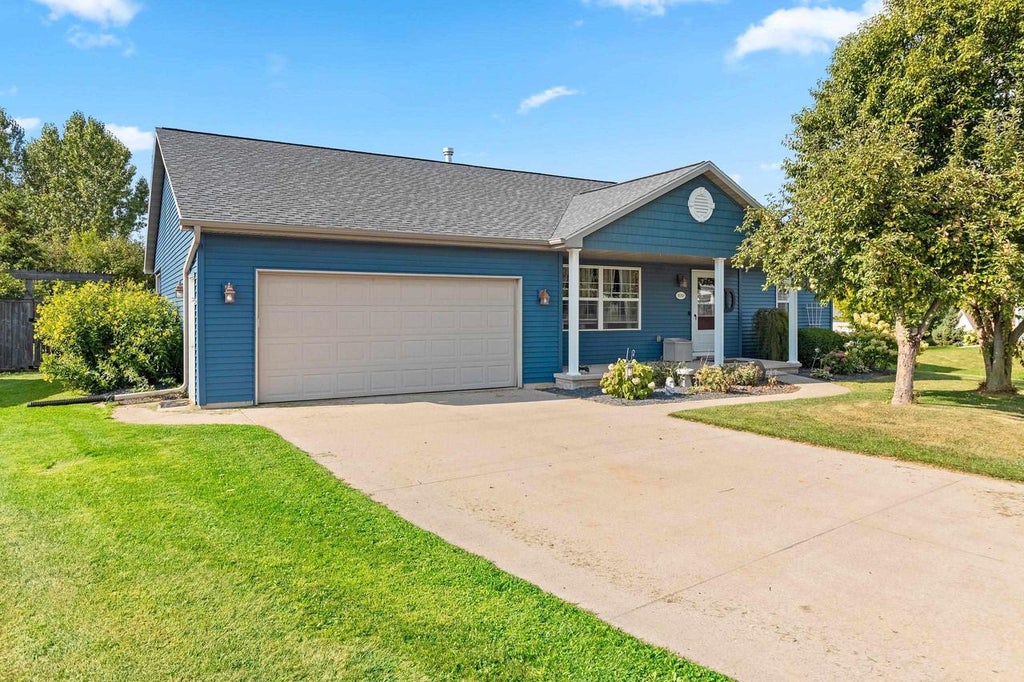 Photo of N1747 Hot Springs COURT, Greenville, WI 54942 (MLS # 50331816)