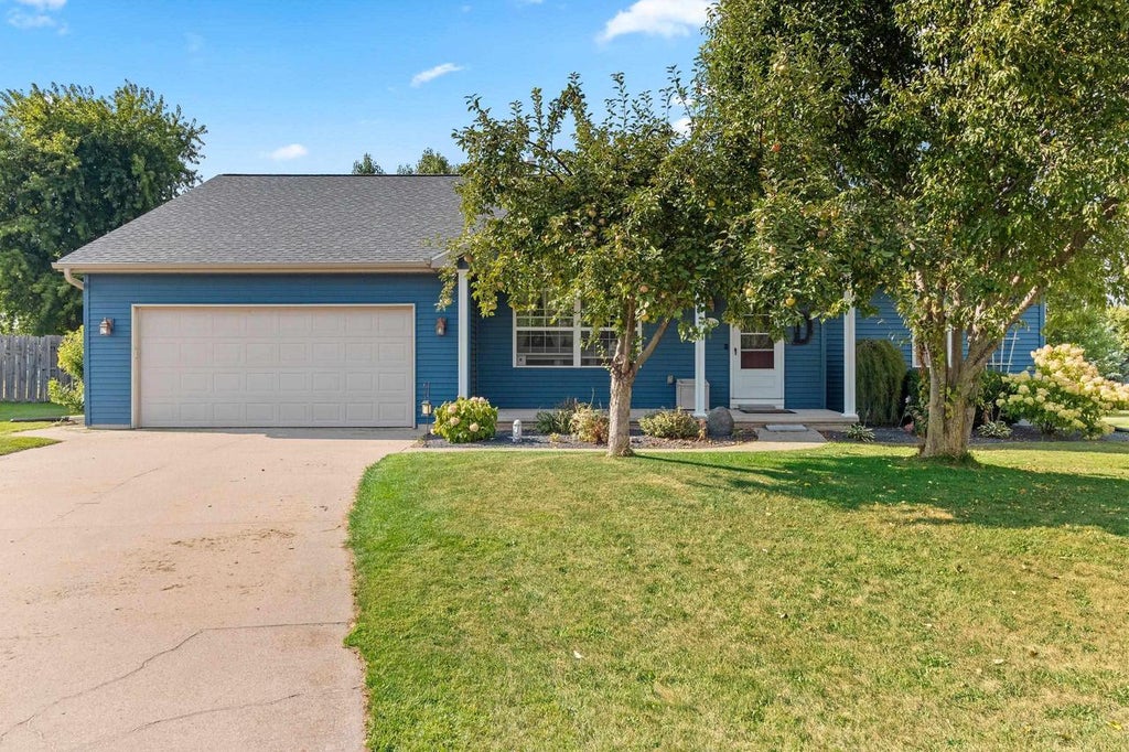 Photo of N1747 Hot Springs COURT, Greenville, WI 54942 (MLS # 50331816)
