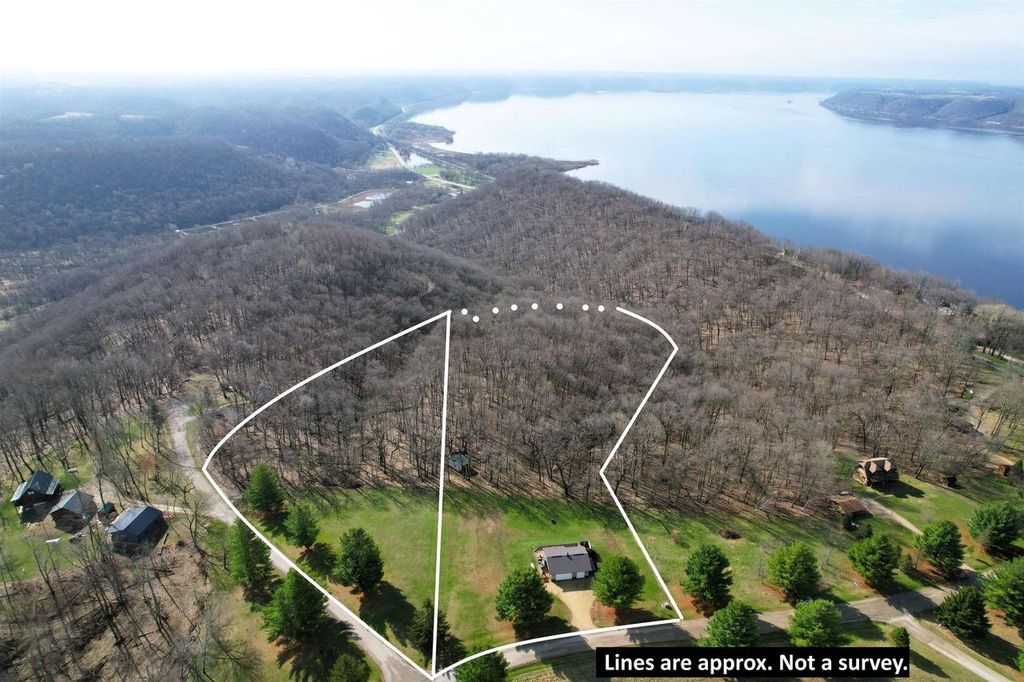 Photo of 14824 Eagle Ridge ROAD, Ferryville, WI 54628 (MLS # 2020872)