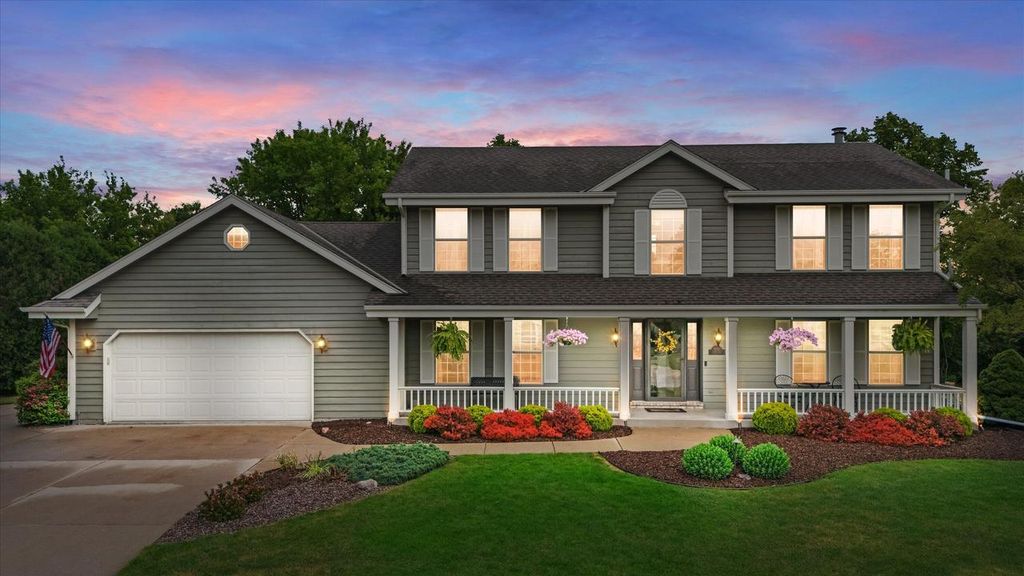 Photo of W147N7026 Woodland DRIVE, Menomonee Falls, WI 53051 (MLS # 1967116)