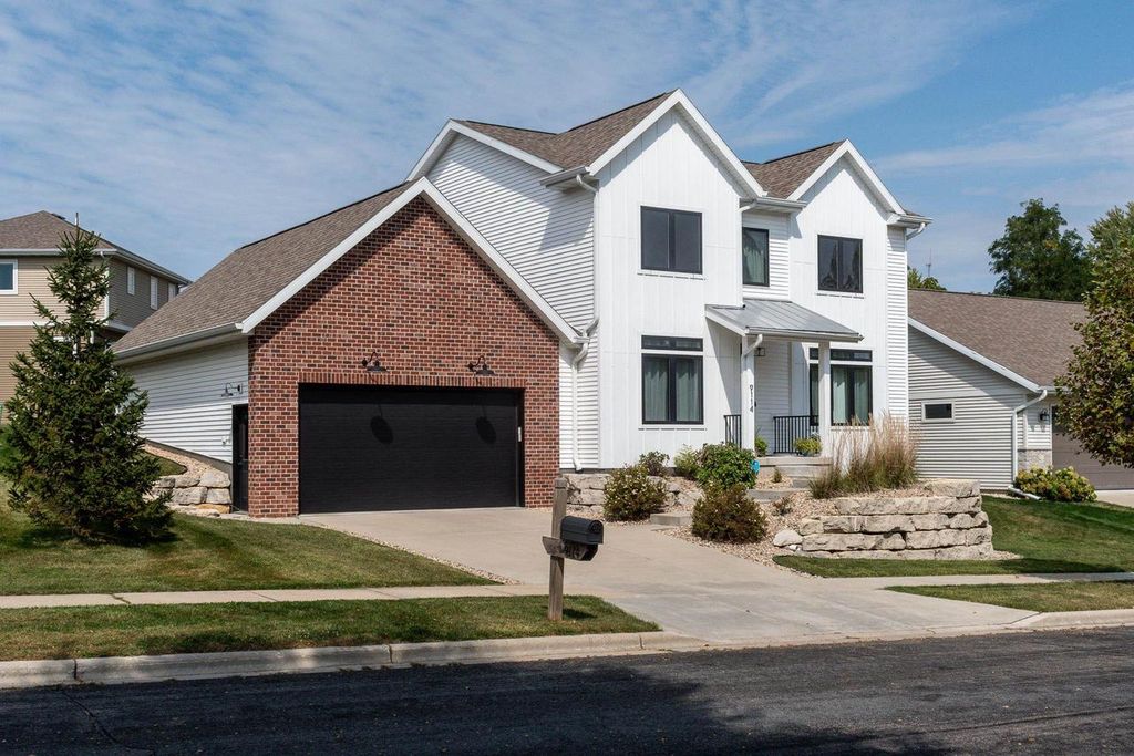 Photo of 9114 Silverstone LANE, Verona, WI 53593 (MLS # 2019085)