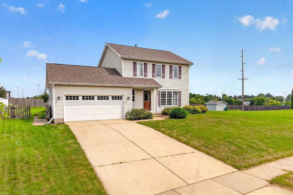 Photo of 861 Vista Ridge DRIVE, Mount Horeb, WI 53572 (MLS # 2028559)