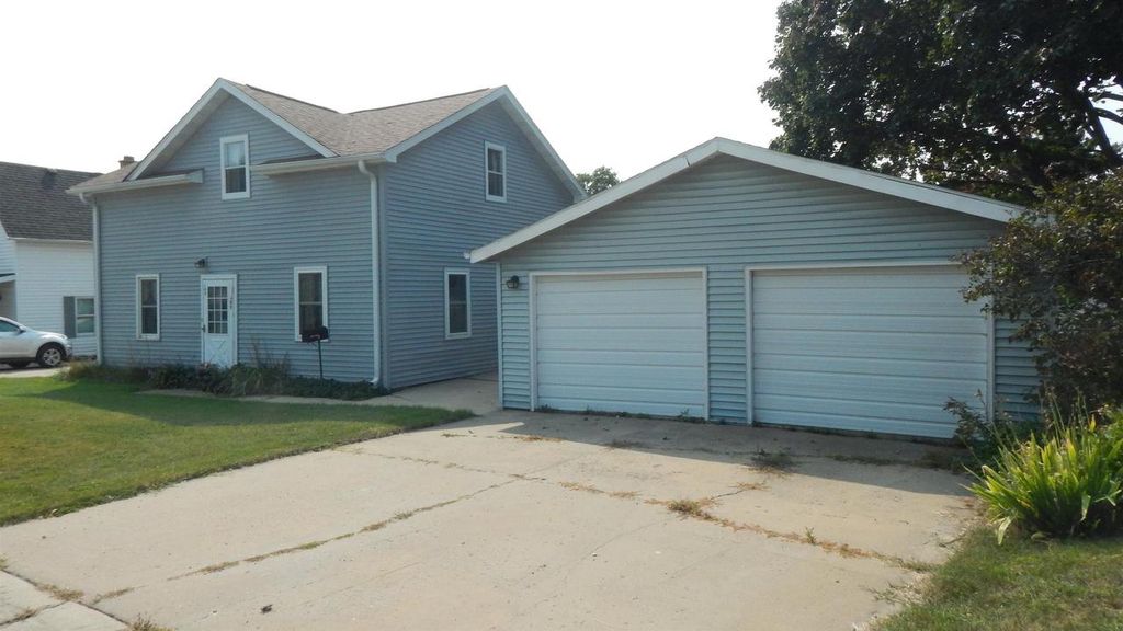 Photo of 109 E Dodge STREET, Dodgeville, WI 53533 (MLS # 2019659)