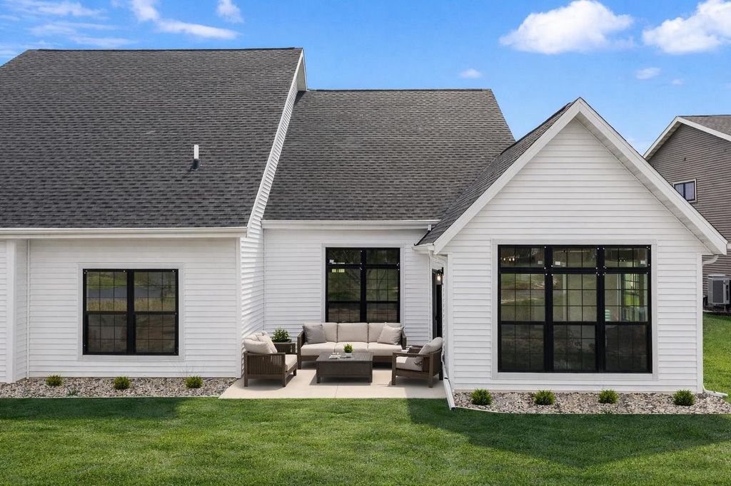 Photo of 308 Willow STREET, Pardeeville, WI 53954 (MLS # 2021141)