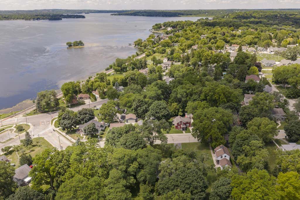 Photo of 346 High STREET, Pewaukee, WI 53072 (MLS # 1968828)