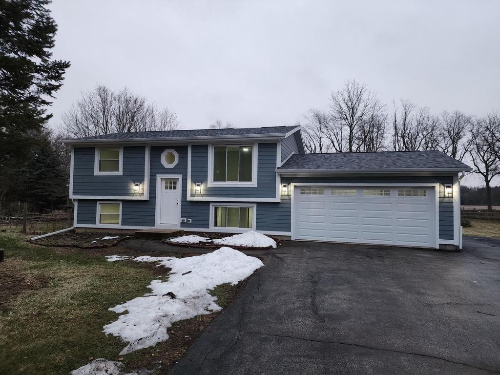 Photo of N9523 Sunset DRIVE, East Troy, WI 53120 (MLS # 1945841)