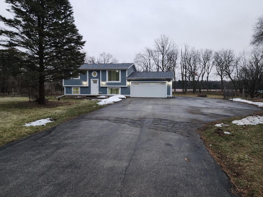 Photo of N9523 Sunset DRIVE, East Troy, WI 53120 (MLS # 1945841)