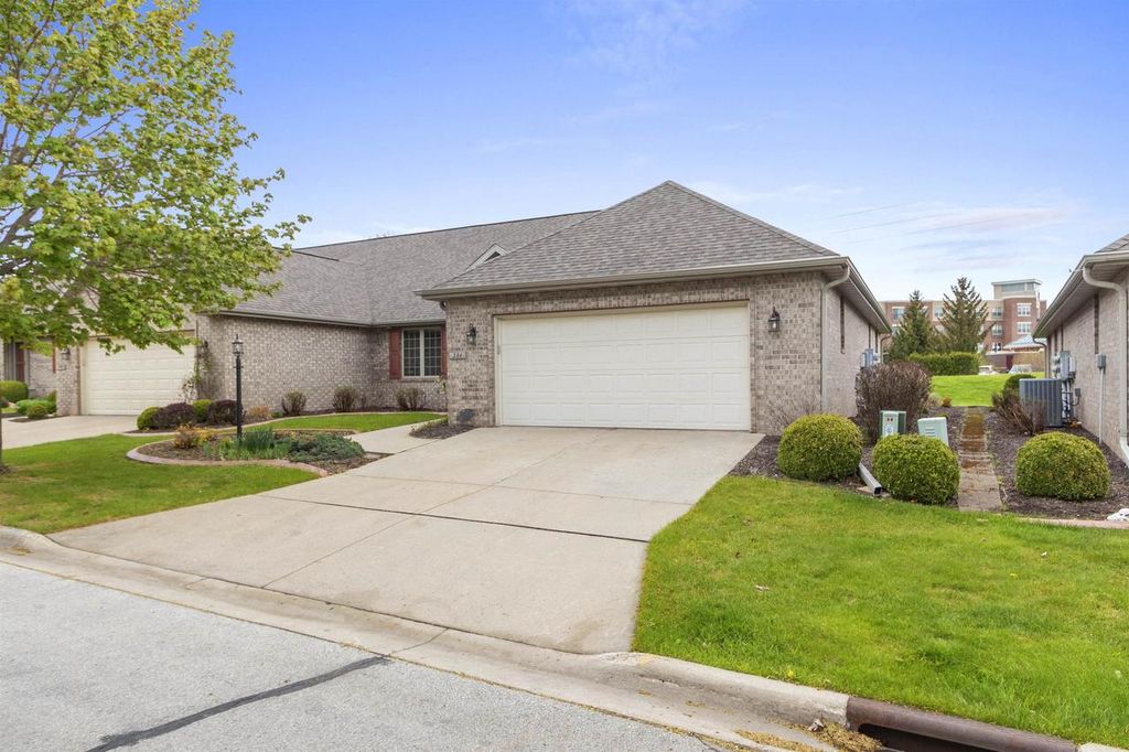 Photo of 394 Woodfield DRIVE, Green Bay, WI 54313 (MLS # 50325549)