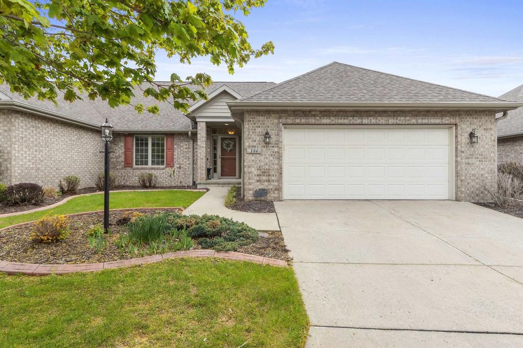 Photo of 394 Woodfield DRIVE, Green Bay, WI 54313 (MLS # 50325549)
