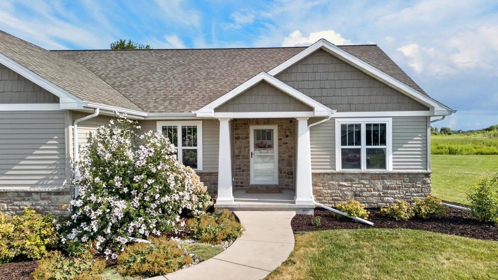 Photo of 5148 High Point DRIVE, Winneconne, WI 54986 (MLS # 50330152)