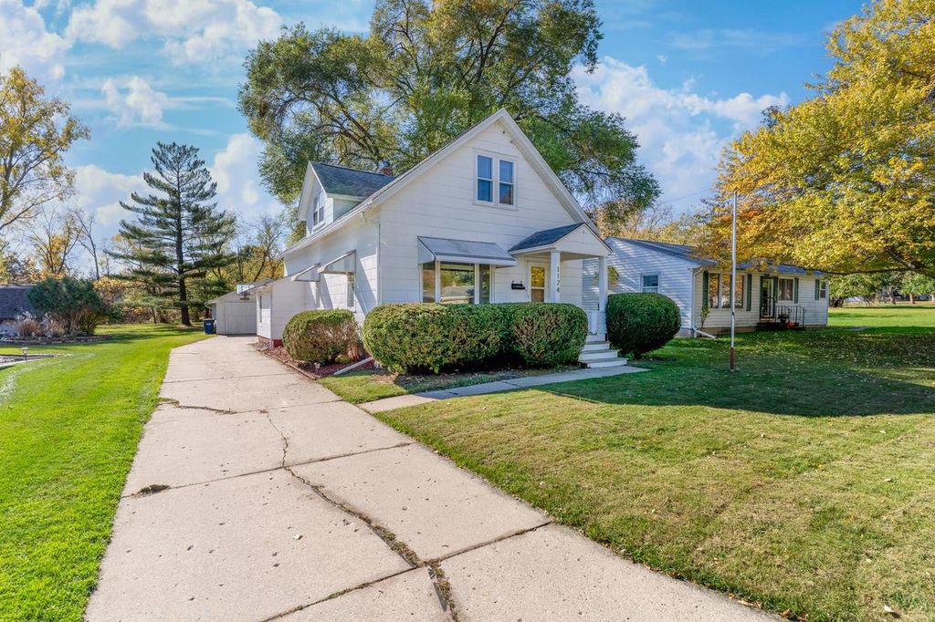 Photo of 1124 Hastings STREET, Green Bay, WI 54301 (MLS # 50317052)